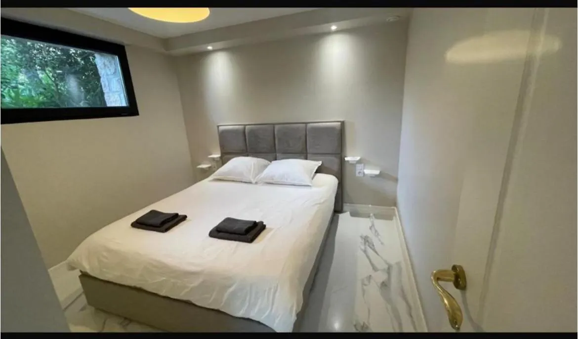 Tres Rare! Bel Appartement 38 M2 Domaine Prive Vallauris 0*,